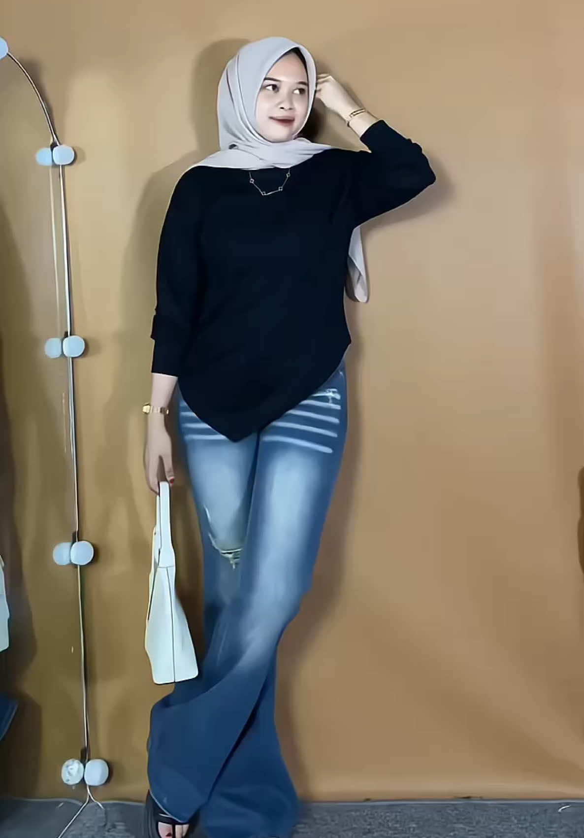 kaos andalan w nih🖤🤩🫵🏻 #kaoswanita #kaosmurah #kaosspandekrayon #spandexrayonpremium #kaosoversize 