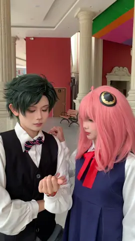 Con thứ ơi, Anya bảo cái này 🥰 @Jem nè  #anyaforger #damian #spyxfamily #cosplay 