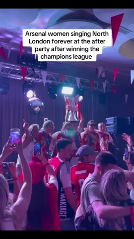 Arsenal women singing North London forever at the after party after winning the champions league #fyp #stinablackstenius #caitlinfoord #bethmead #katiemccabe #alessiarusso #laiacodina #chloekelly #awfc #arsenal #uwcl #championsleague @Arsenal Women 