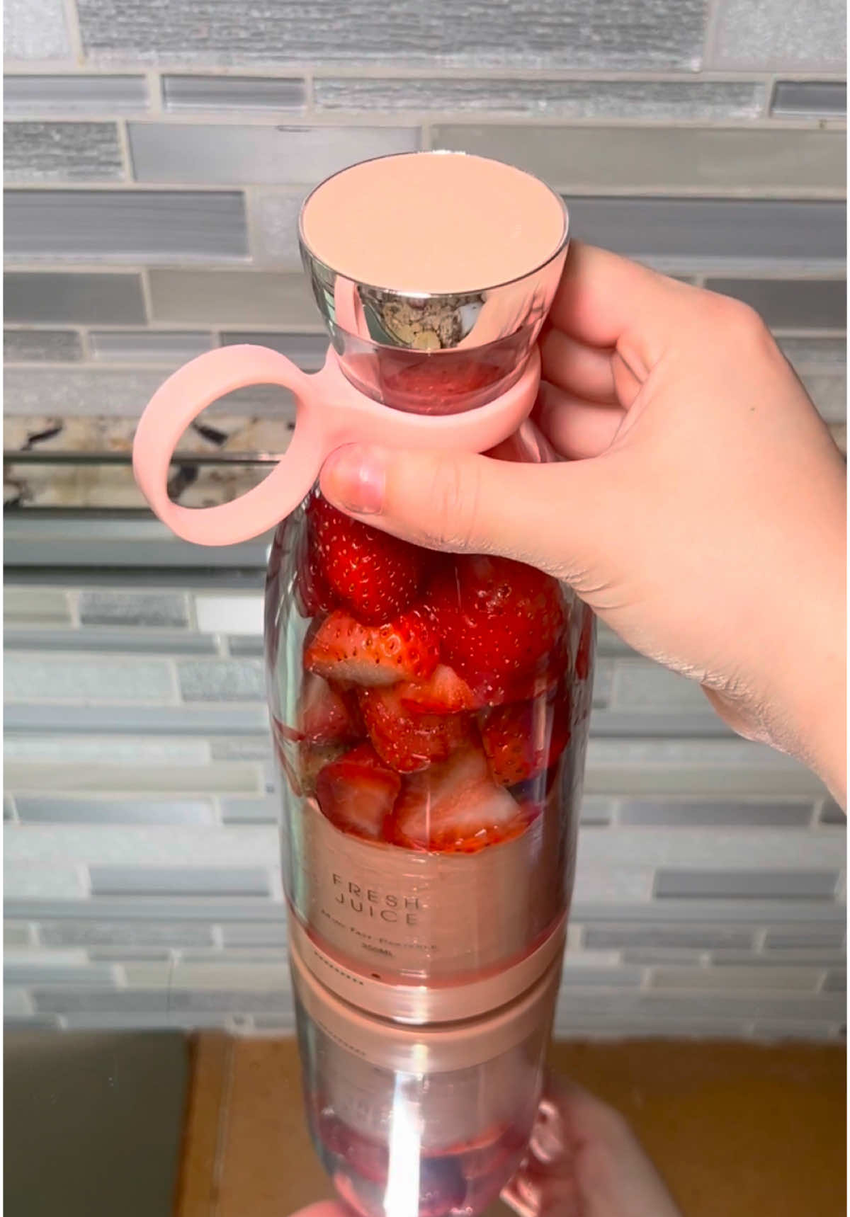 Comment what we should blend next! 🍉 #freshjuice #smoothie #milkshake #portableblender #miniblender #blenderbottle #foryoupage 