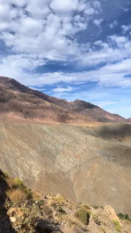 The majestic, the eternal Atlas… View out of this world!🇲🇦 #morocco #atlas #atlasmountains #africa #magreb #travel #mountain #holiday #sky #geography #HistoryTime 