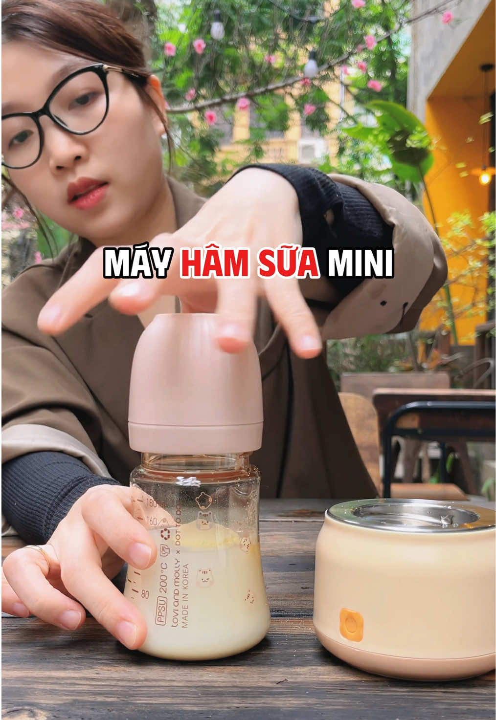 Máy hâm sữa mini cầm tay Topgia đi kèm các loại cổ nối bình, tương thích nhiều loại bình sữa khác nhau. Nhiệt tối đa 50 độ, hâm nước nóng, hâm sữa trực tiếp đều đc. Nủo gọn, bỏ túi luôn nha! ♥️#mebemay #review #fyp #LearnOnTikTok #tienich #giadinh #mayhamsua #topgia 
