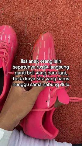 itu pun hrus nhan laper buat beli baru #fyp #football #sad 