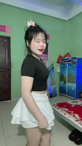 Nay nhảy con rắn mãng xà 😂