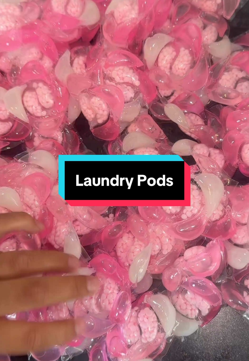 Smell amazing 🤩 #laundrypods #yasclean #tiktokmademebuyit 