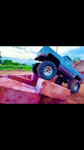 Traxxas Running On Bricks Track #chatpattoytv #chatpattoytv1 #fyp 