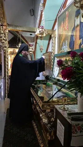 A solemn service for St. Macarius from Saharna. #moldova #saharna_monastery #monklife #orthodox 