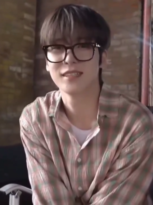 cute nerd bf 🤓🤍 #ateez #yunho #atiny #에이티즈 #Kpop #fyp #fy  @ATEEZ_Official 