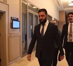 فخامة الرئيس القائد أحمد الشرع رئيس الجمهورية العربية السوريه الشقيقه  نسأل الله عزوجل أن يديمه فخر وعز لأهل سوريا الحبيبه 