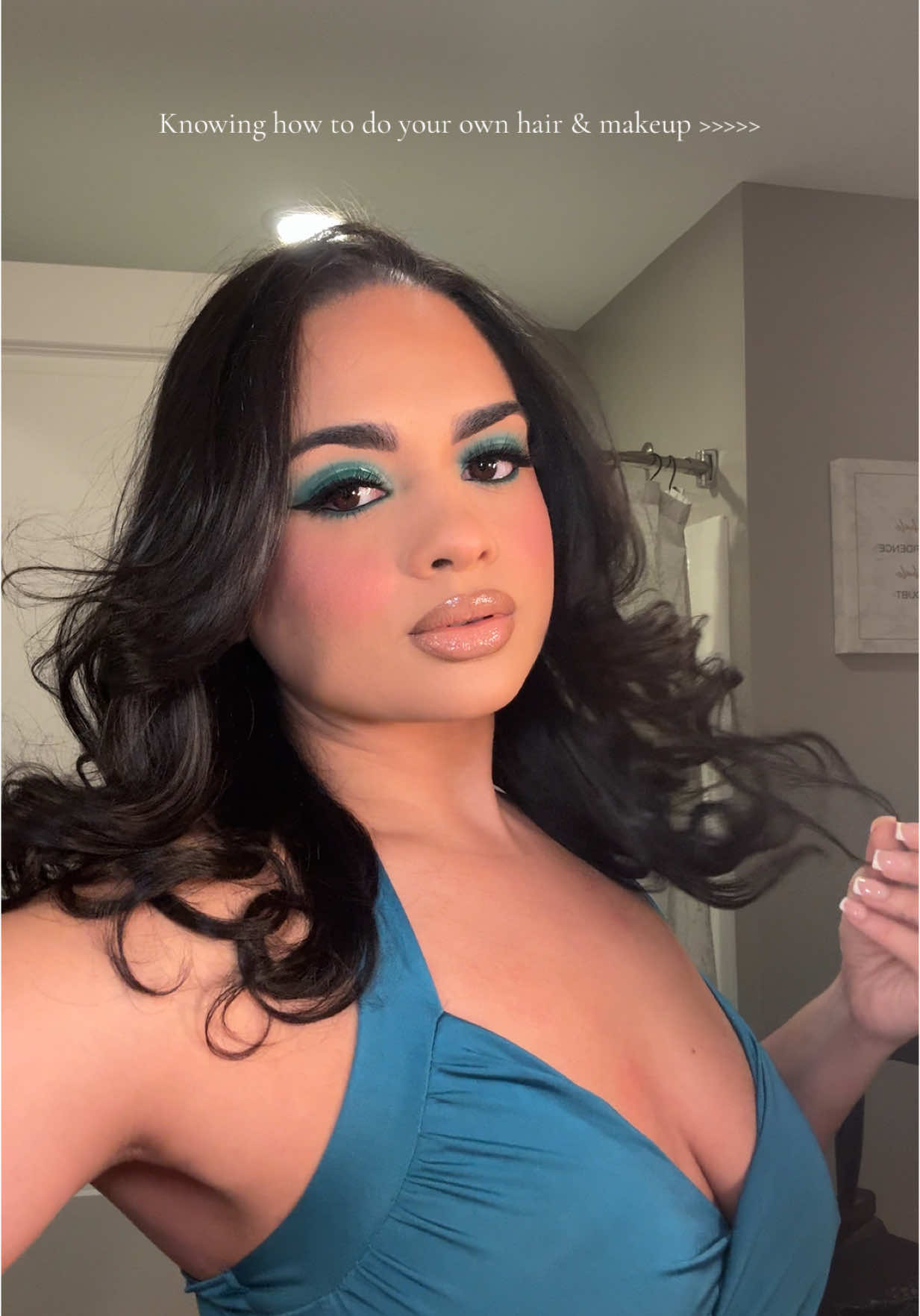 Multi talented 🥹🩵 #dominicana #dominicana🇩🇴 #makeup #makeuptok #girlworld #selftaught #relatable #beauty #hairtok #shinyhair #pelinegra #pelinegra🖤 #pelinegra💋 #fyp #fypシ #fypシ゚viral #fyppppppppppppppppppppppp #blowthisup #creatorsearchinsights 