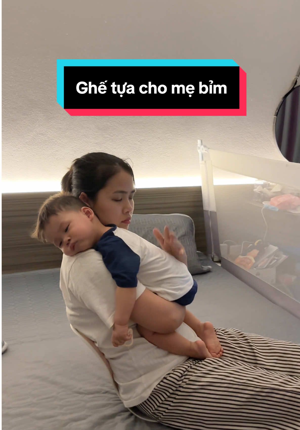 Mẹ bỉm như t chăm con mà không có ghế tựa này thì lưng không biết gãy bao nhiêu lần 😭😭 #mebimsua #mebimsuachamcon #ghetualung #giadinh #xuhuong #fyp 