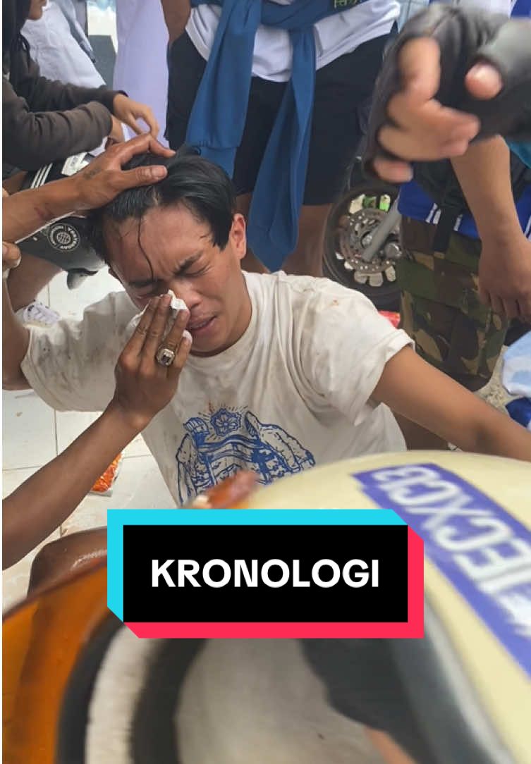Ini kronologi awal kejadian kata si aa nya, budayakan nonton sampai selesai biar gak terjadi kesalah pahaman🙏🏻 celaka mah siapa yg tau, semoga lekas sembuh buat si aa nya, buat tth nya yg sabar ya🙏🏻 izin post aa/tth yg ada di vidio biar tidak terjadi salah paham🙏🏻