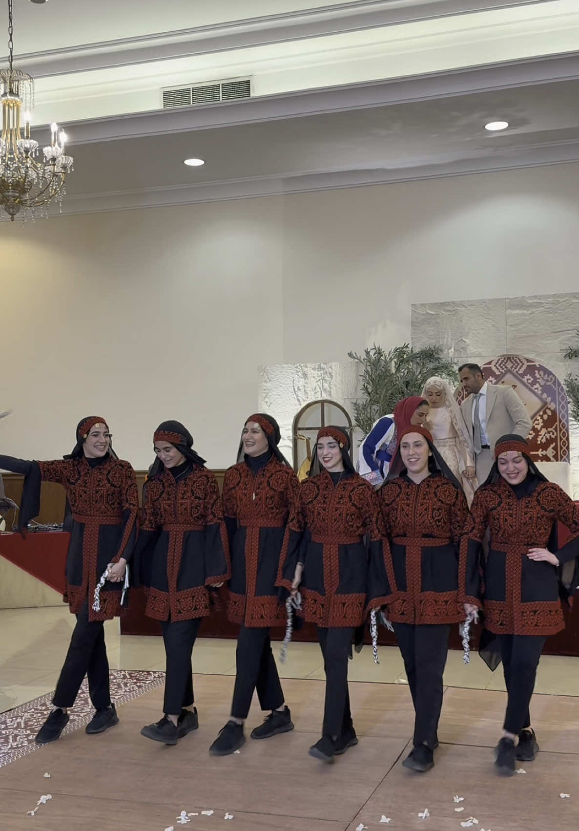 الدبكة وحماس الدبكة❤️❤️📿 • • #دبكة_فلسطينية #دبكة #dabka #dabke #دبكات #تراث_فلسطيني #حنة #palestiniandabke #تراث_فلسطيني #girlsdabke #حنة_عروسة #hennanight #uae #الإمارات🇦🇪 #palestine🇵🇸 #دبكة #دبكة_بنات 