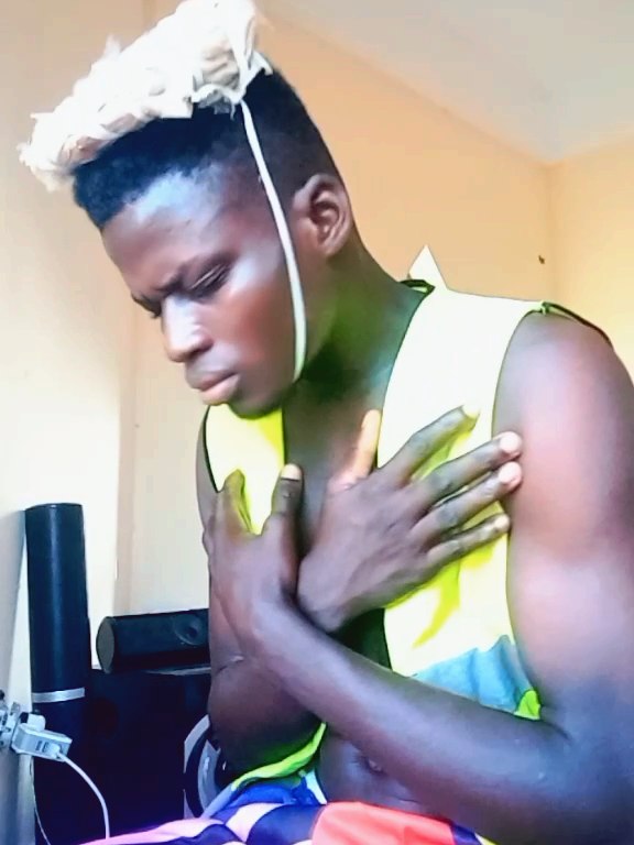 Dieu n'oublie personne ! même si tu te cache dans les roches il se souviendra de toi !#foryoupage❤️❤️ #yourbestshot #fypppppppppppppp #viralvideos #tik_tok @cezi🎼boy🎼🇹🇬🇳🇬 @Papa Tattoo Supply 