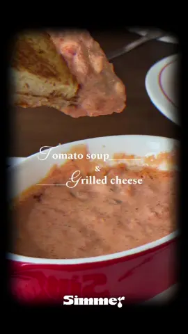 ซุปมะเขือเทศ กับขนมปังชีสย่าง จะเอาเมนูไหนมาสุดกว่านี้คะพี่จ๋า 🍅🧀🍞  🗺️📍Simmer.bkk ☎️ 086-325-5999 (จองโต๊ะ) 🐶 pet-friendly #simmerbkk#brunch#dinner#ฝั่งธน 