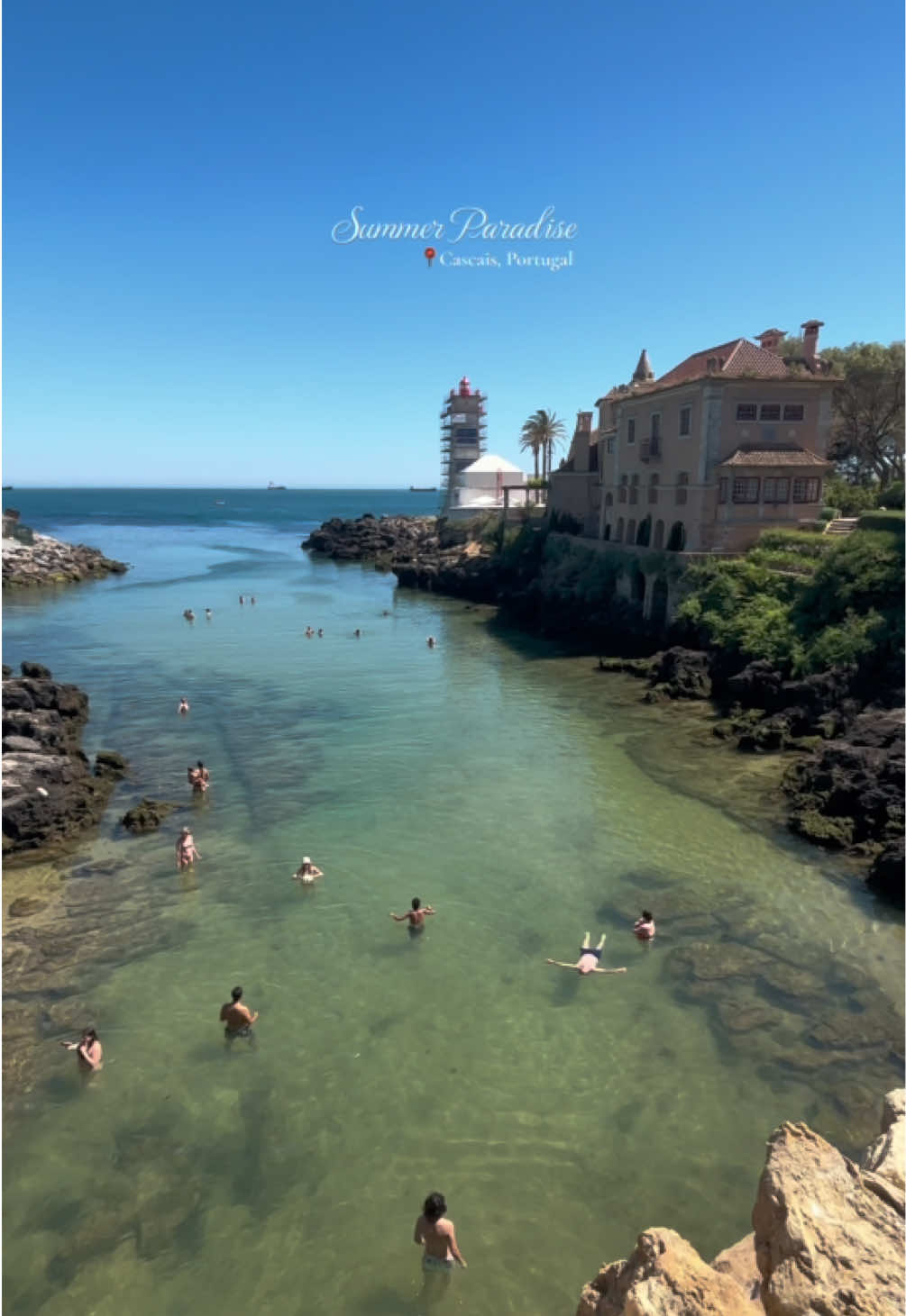 [EN]A hidden gem in Cascais! Just a 10-min walk from the historic center, Santa Marta Beach is one of the prettiest in the area. Perfect for a day-trip from Lisbon! 🚆 40 min from Lisbon by train (Cais do Sodré – Cascais). 🪨 Best place to stay? Over the rocks! But they’re super slippery—wear sturdy shoes. 🌊 At high tide, there’s almost no sand left. Check the tides and go early! 📷 Perfect for relaxing, swimming & snorkeling in clear waters. ✨ Bonus: Walk to Boca do Inferno (30 min) and explore Cascais Marina nearby! . . [PT] Uma joia escondida em Cascais! A apenas 10 minutos a pé do centro histórico, a Praia de Santa Marta é uma das mais bonitas da região. Perfeita para um bate-volta de Lisboa! 🚆 40 min de comboio desde Lisboa (Cais do Sodré – Cascais). 🪨 Melhor lugar para ficar? Sobre as pedras! Mas elas são bem escorregadias — use sapatos firmes. 🌊 Na maré alta, quase não sobra areia. Consulte a tábua de marés e vá cedo! 📷 Perfeita para relaxar, nadar e fazer snorkeling em águas cristalinas. ✨ Bônus: Caminhe até a Boca do Inferno (30 min) e explore a Marina de Cascais ali perto! . . #elaprecisaviajar #cascais #visitportugal #faroldesantamarta #lisboaportugal #bestbeachesintheworld #praiadossonhos #dicadeviagem #roteirodeviagem   #cascaisportugal #dreamvacation #bestplacestovisit #perfectbeachday #lisbondaytrip #lisboa🇵🇹 #summer2025 #creatorsearchinsights  O que fazer em Lisboa, O que fazer em Cascais, O que visitar em Cascais, Melhor praia de Lisboa, Melhor Praia de Cascais