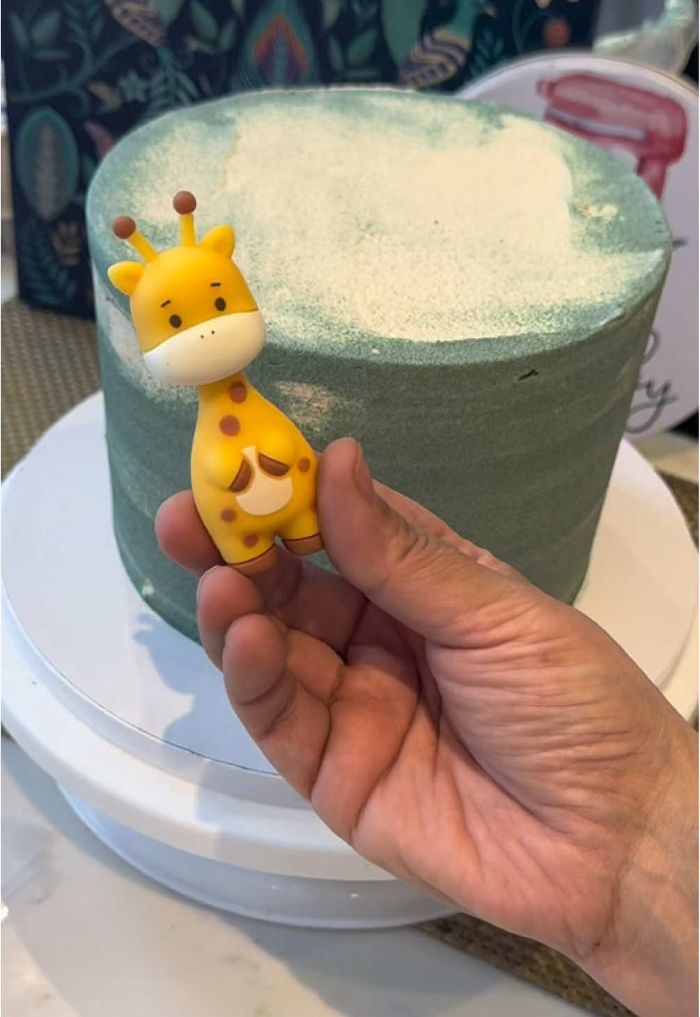 ANIMAL THEME /JUNGLE CAKE IDEAS#butter #cake #baker #caketok #piping #bakingtiktok #tipsandtricks #easybaking #bakinghack #nozzle #cakedecorating #ANIMAL #jungle #forest 