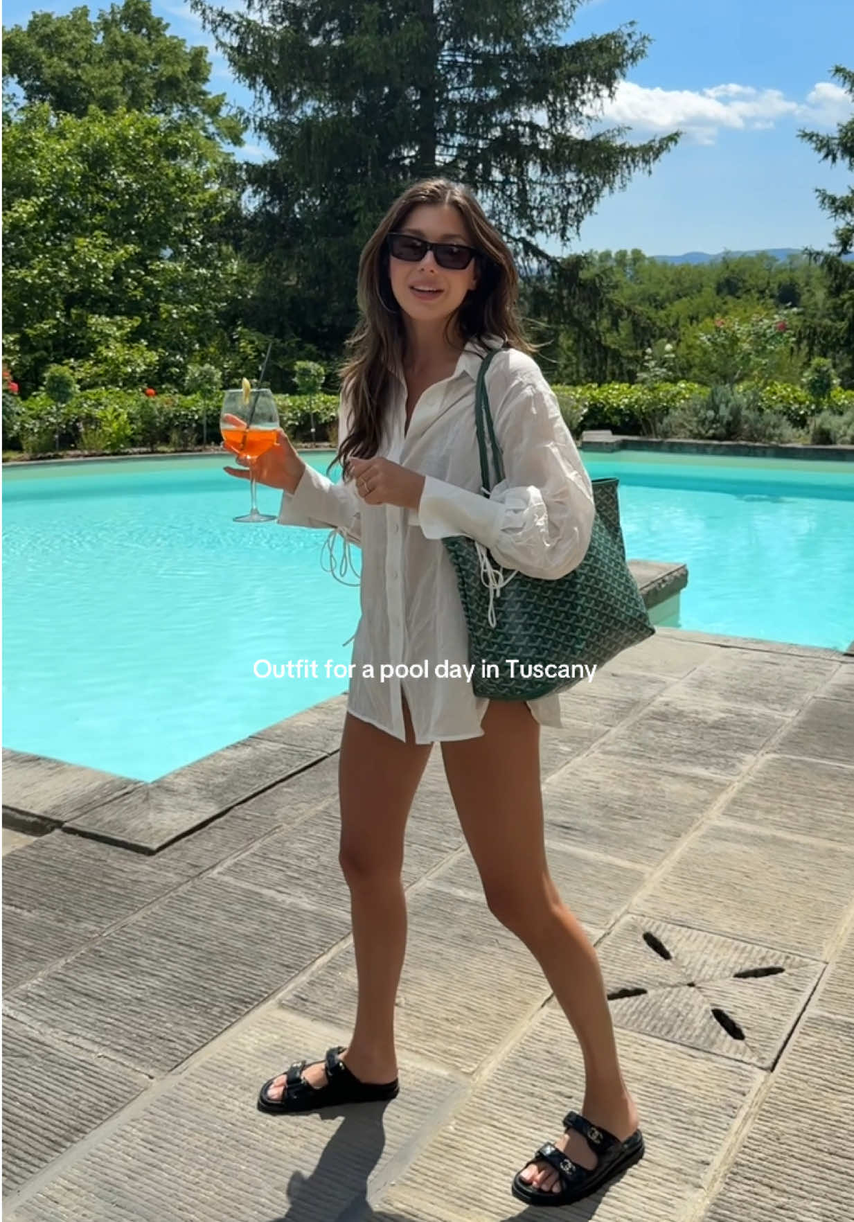Struggled with saying heavy manners & heaven mayhem they sound so similar lol but back in our favorite place!!!! This villa is absolutely gorgeous @Bydee @HEAVEN MAYHEM @goyard @ChanelOfficial 