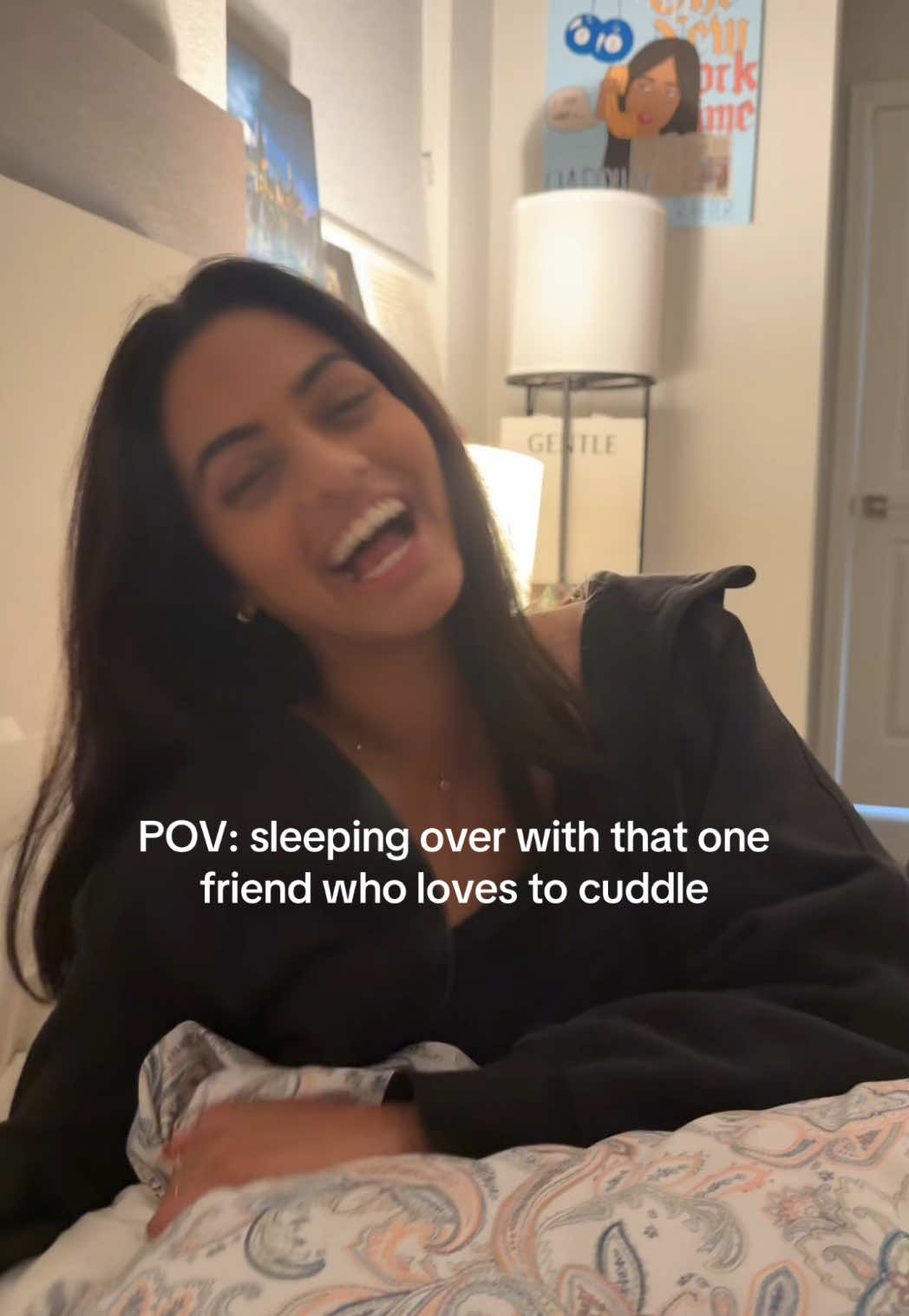 @Asma Qureshi Rule #1 don’t touch me when I’m sleeping✋🏽 #fypシ #friends #funny #cuddly 