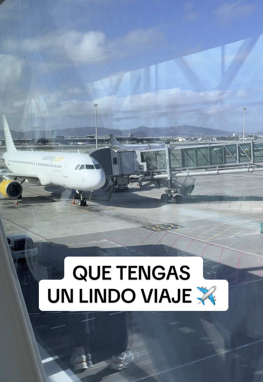 Buenas tardes y que tengas un lindo vuelo ✈️  #creatorsearchinsights #buenviaje #viaje #volar #viajar #viajarenavion #avion #viajando #viajestiktok #felicesvacaciones #vacaciones 