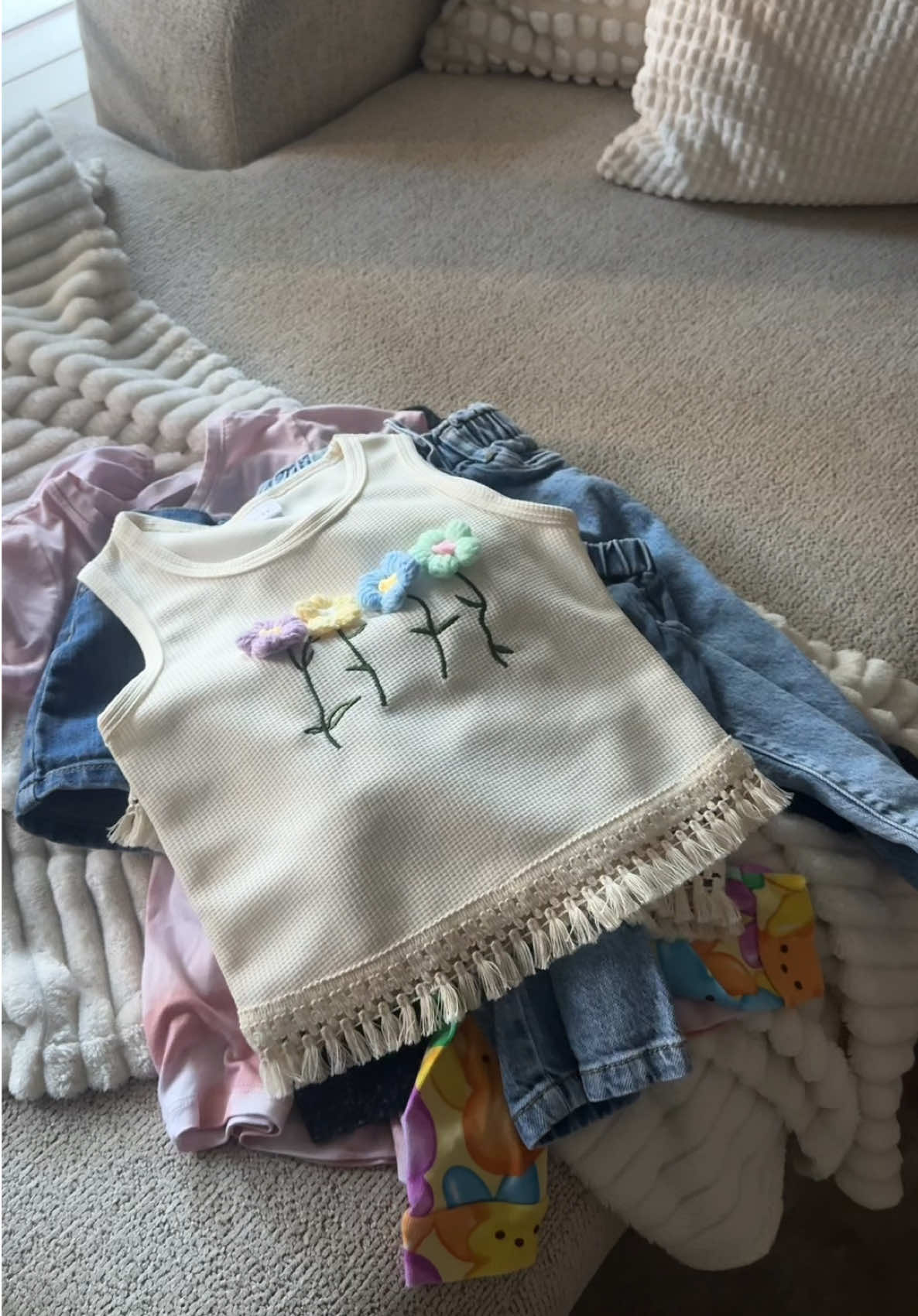 pack with me and let’s go on a little roadtrip 🛣️ #packwithme #packwithmeforatrip #sahm #momof2 #toddlermom #sahmlife #minivlog #momlife #momvlog #dayinmylife 
