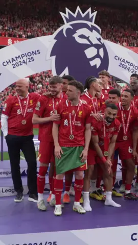 THE MOMENT WE'VE ALL BEEN WAITING FOR!!! 😍🏆 #PremierLeague #LFC #LiverpoolFC