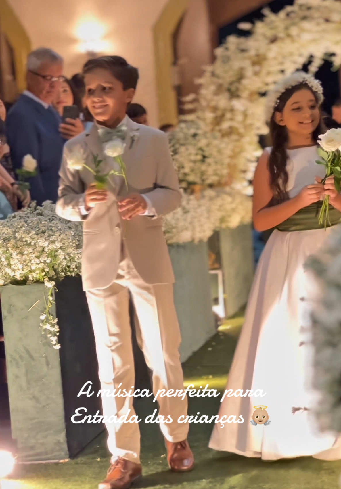 Música para entrada das crianças  casamento  ⛪️ Tem anjos voando neste lugar 🤍