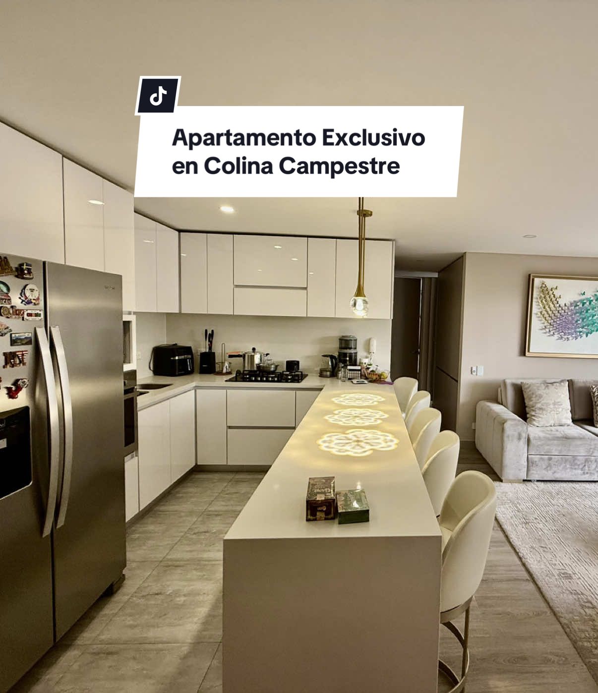 📍Apartamento exclusivo remodelado por diseñador en Colina Campestre, Bogotá.  VENTA: Colina Campestre  105 m2 3 Habitaciones 3 Baños Cocina abierta con salón comedor Estudio Zona de lavandería independiente  2 garajes en línea y depósito (El edificio tiene Club House con piscina, zonas húmedas, BBQ y zona infantil.) MAS INFO: - 3108686830 ☎️ - Mensaje directo 📩 ¡Agenda tu cita! #inmueblesenventa #fyp #inmueblesbogota #exclusive #diseño #diseñodeinteriores  #inmobiliaria #venta #arriendo #viraltok #paratii #inmuebles  #bogota #ventaapartamentos