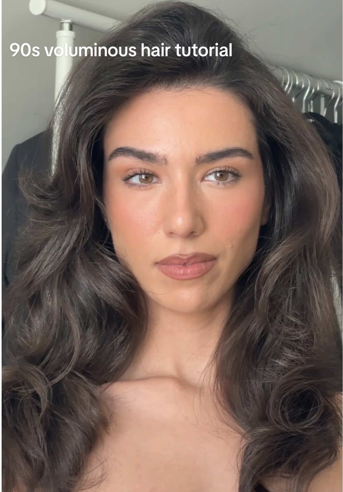my go to 90s inspired voluminous hairstyle 🤍 #hairtutorial #voluminoushairtutorial #sharkflexstyletutorial #hairtok 