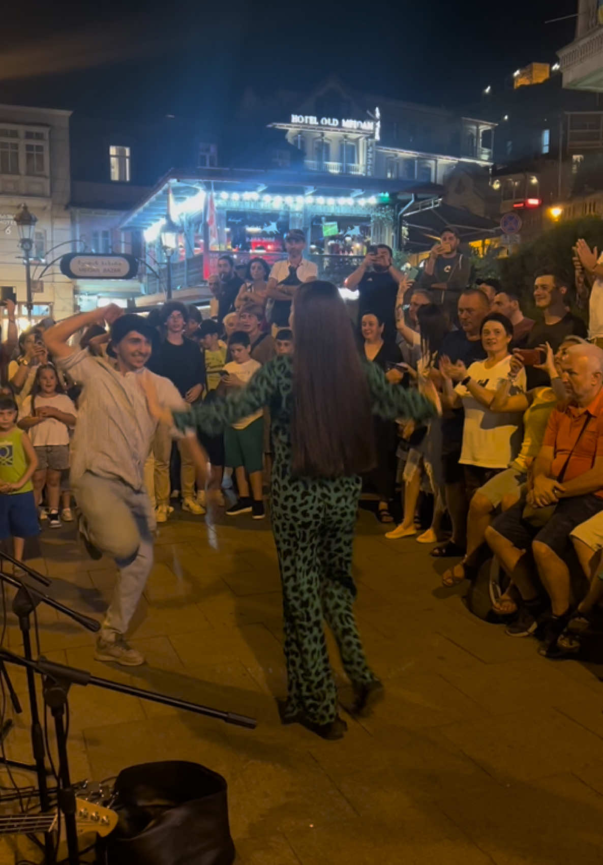 Ачарули на улочках Тбилиси❤️‍🩹мне сейчас так не хватает этой атмосферы🥲 #архив #грузия #реки #танцы
