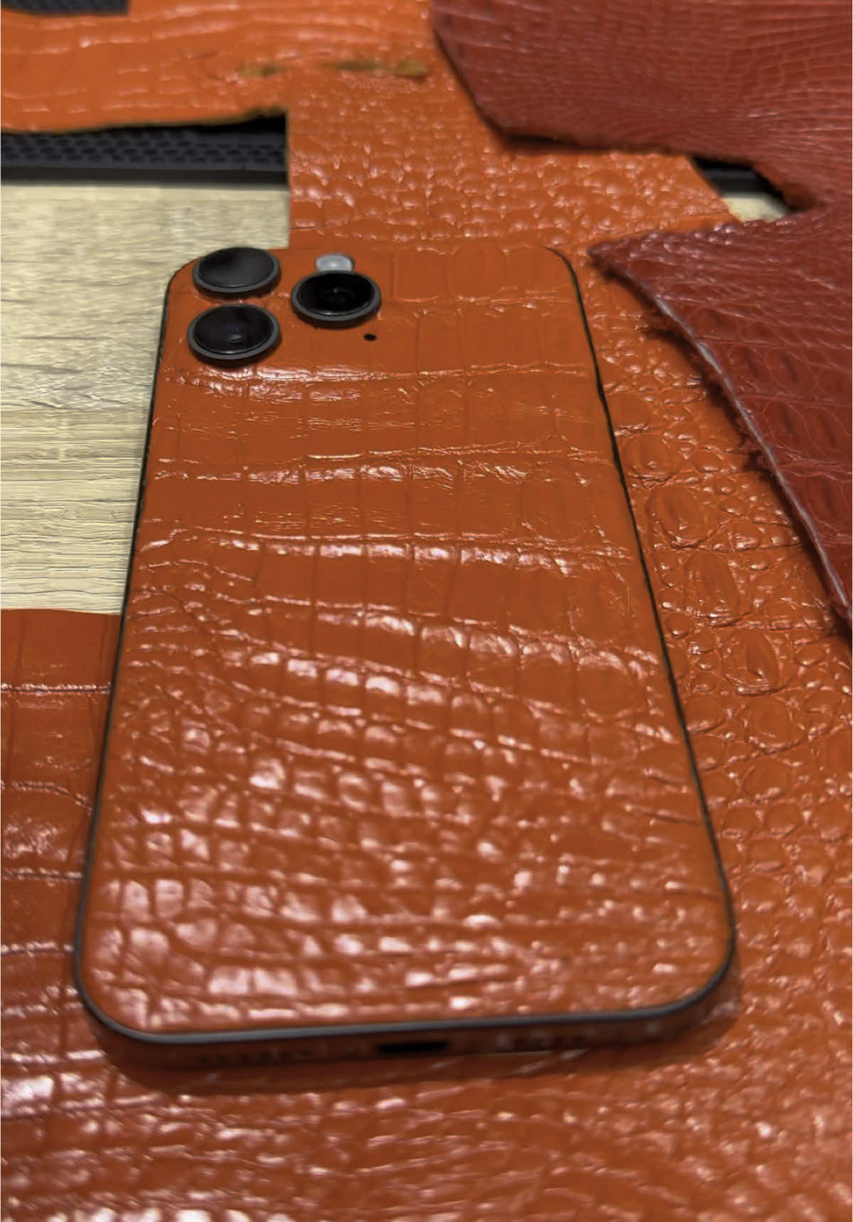 #ايفون #جلد_تمساح #ايفون16 #قطر #iphone #leather #edition 