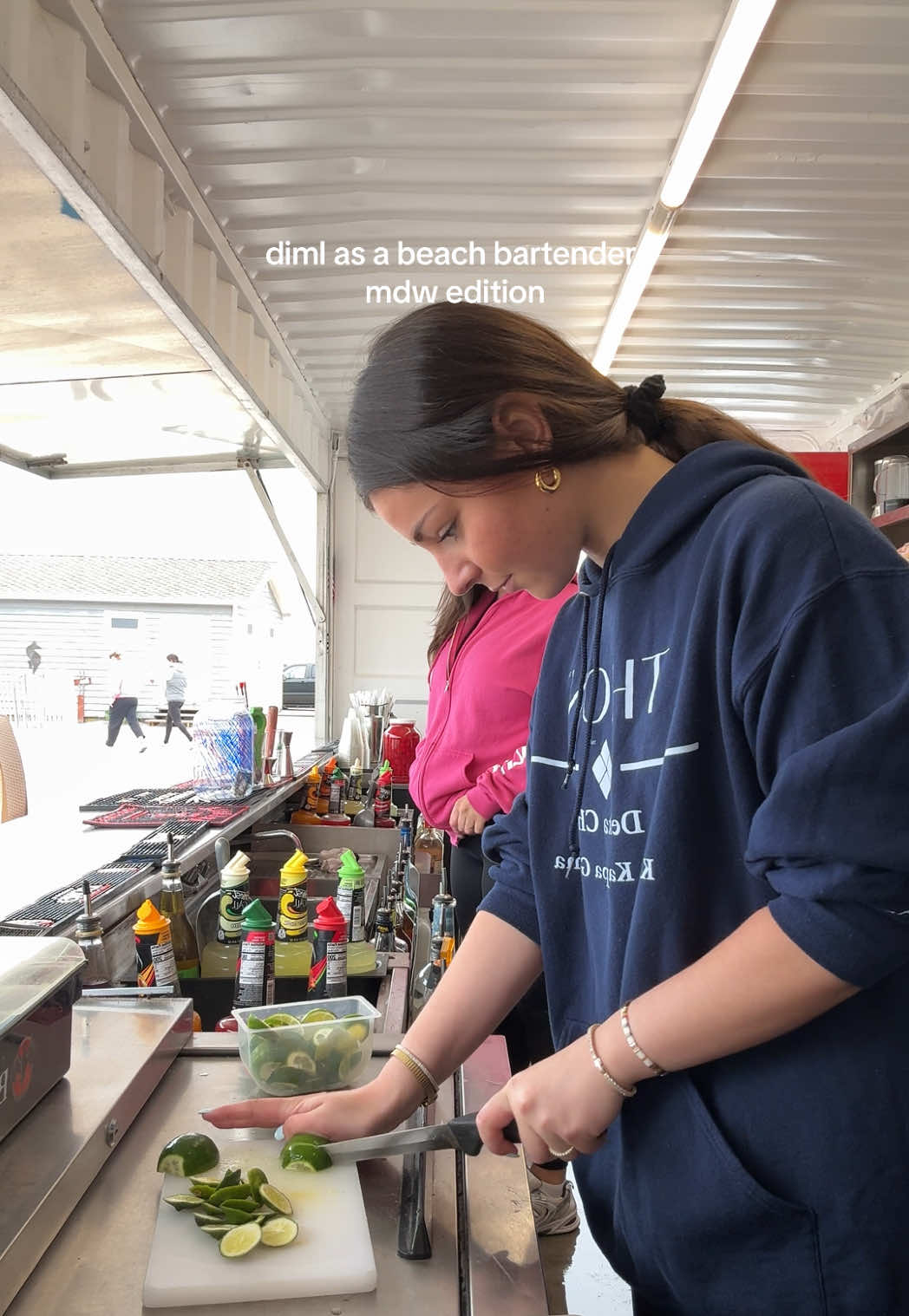 opening up the beach bar for the first shift of the season!!! (it was freezing) #mdw #bartender #beach #creatorsearchinsights #serviceindustry #bar #girlbartender #diml #bartenderlife #bartendertiktok #airshow #jonesbeach #longisland #jonesbeachairshow #yummier #yummierbeachclub 
