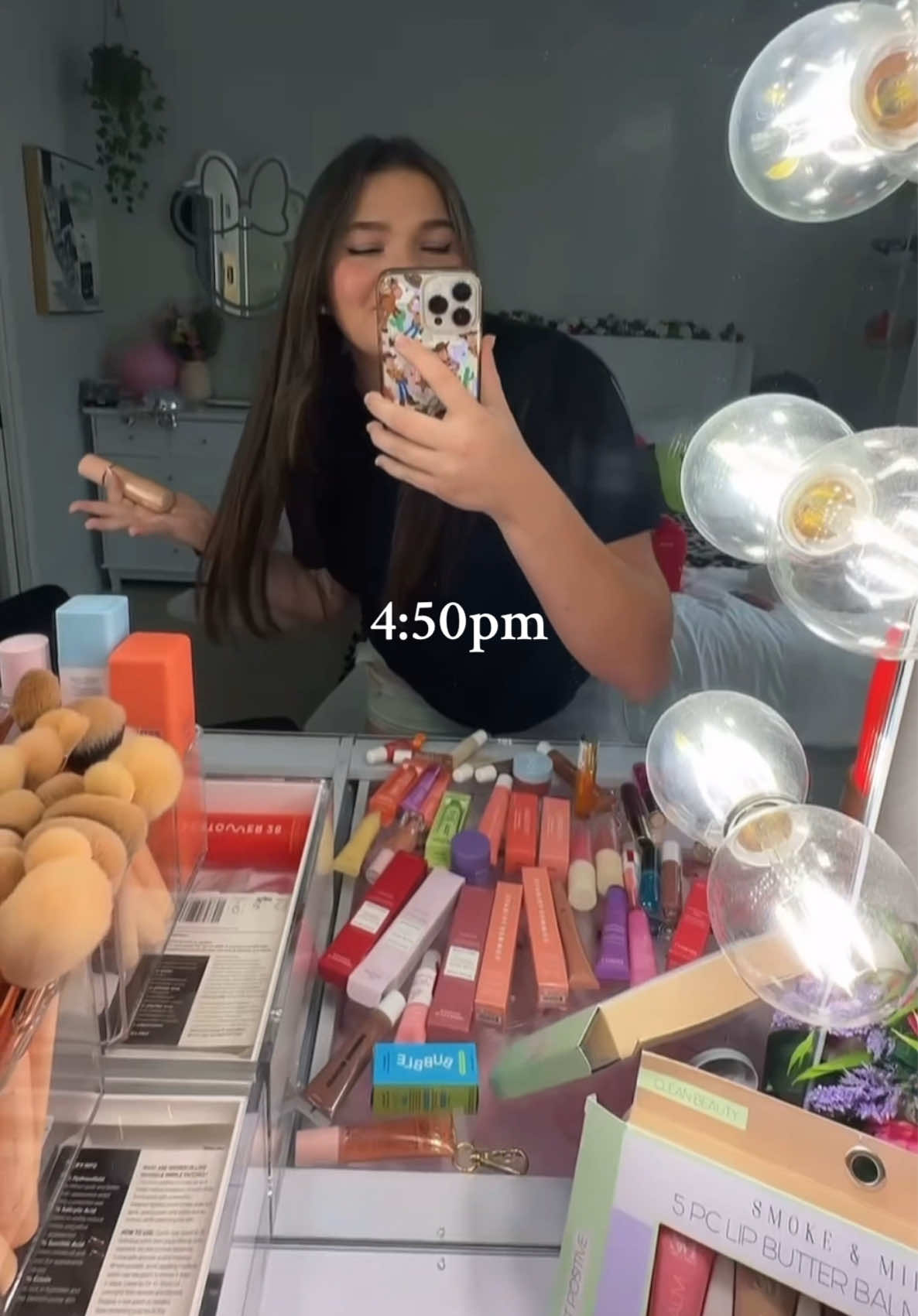 Making a Jumbo Lipgloss😃👍 #elflipgloss #jumbomakeup #giantlipgloss 