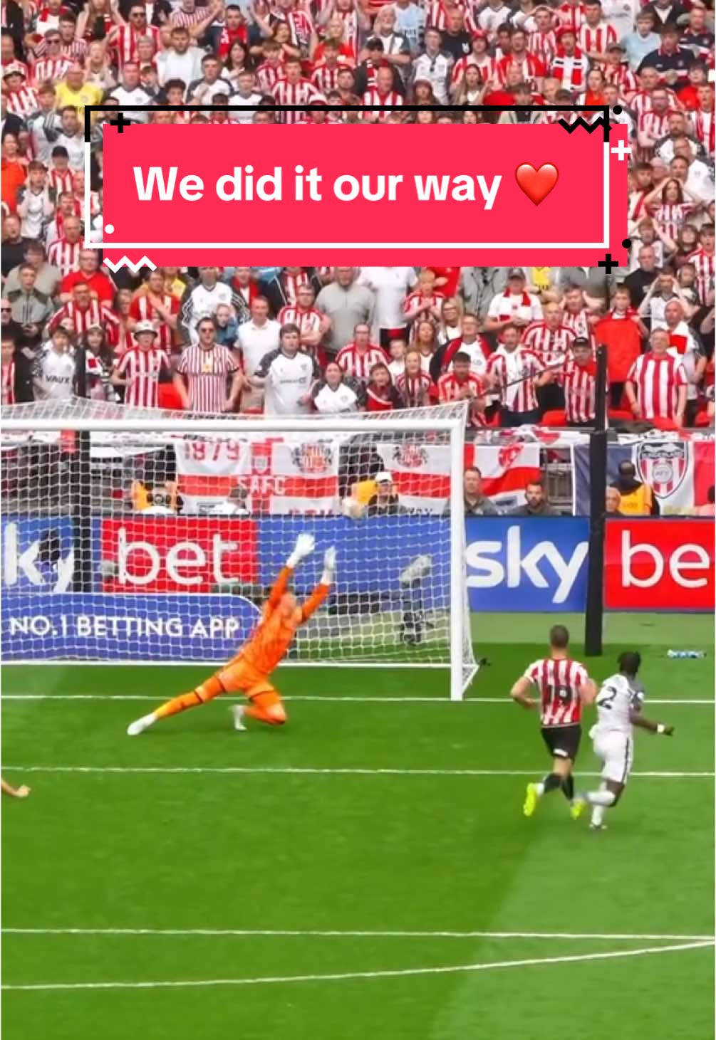 We did it our way ❤️ #safc #sunderland #eliezermayenda #goal #PremierLeague #slomo #football #footballtiktok #footballontiktok 