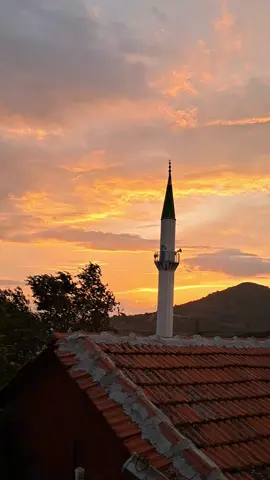 #kesgettengelenler #kesfetbenial #kesfetbeniöneçıkart #kesfetteyiz #kesfetttt #ararbulurmuydunbenisahipsizmezarolsaydım 🖤