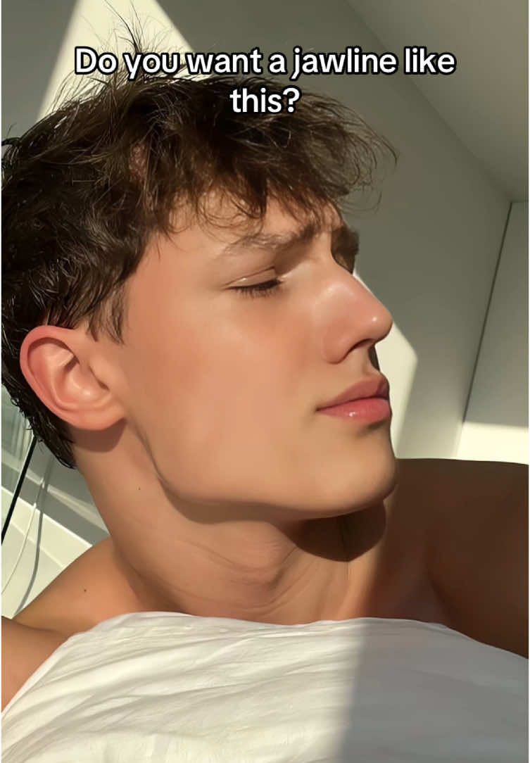 Get ratings and glow up tips with @Umax App  #looksmax #GlowUp #fyp #jawline #men #attractive #foryou 