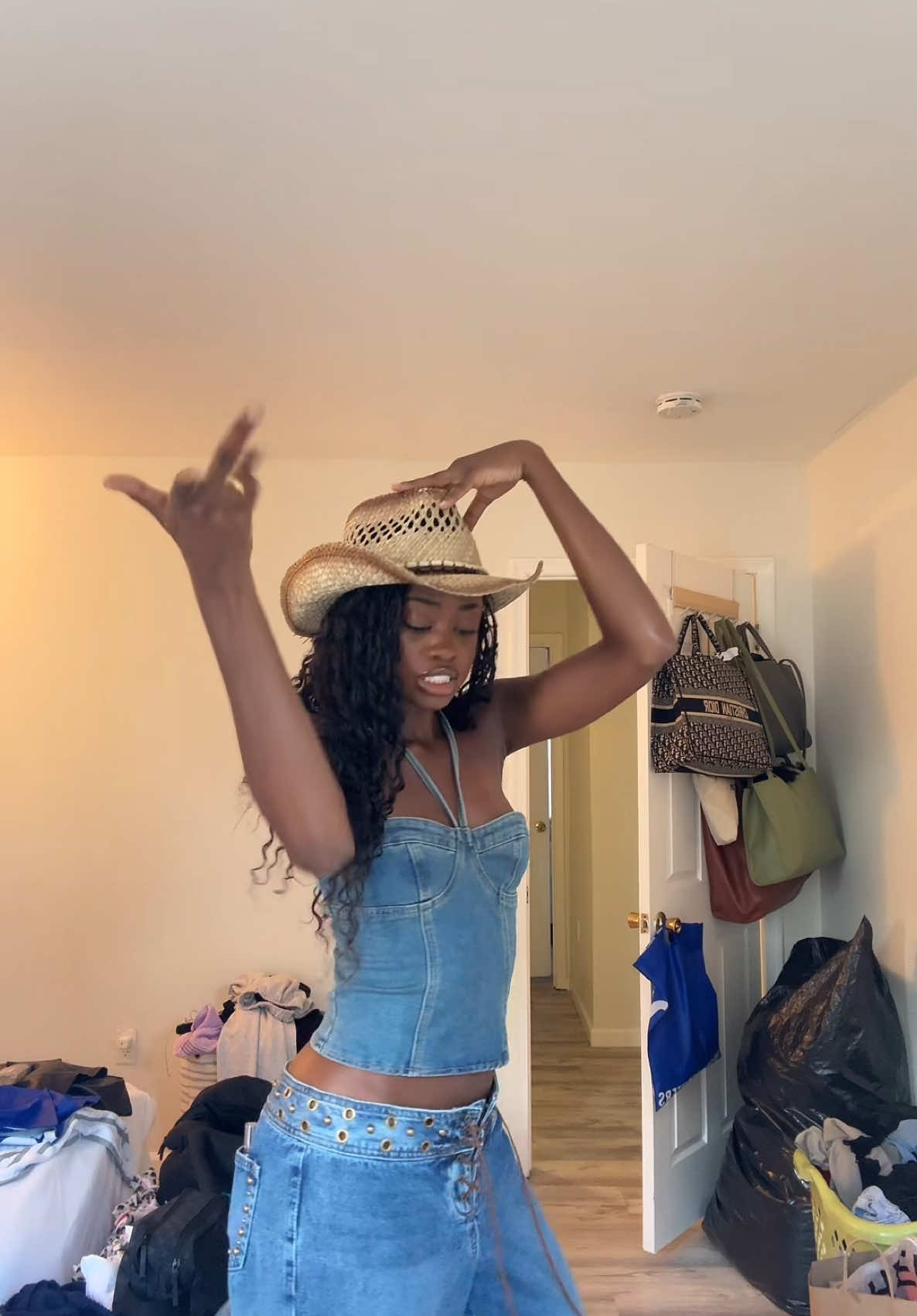 Impulsively decided to see Beyonce while I was in Jersey so I bought this outfit day of
