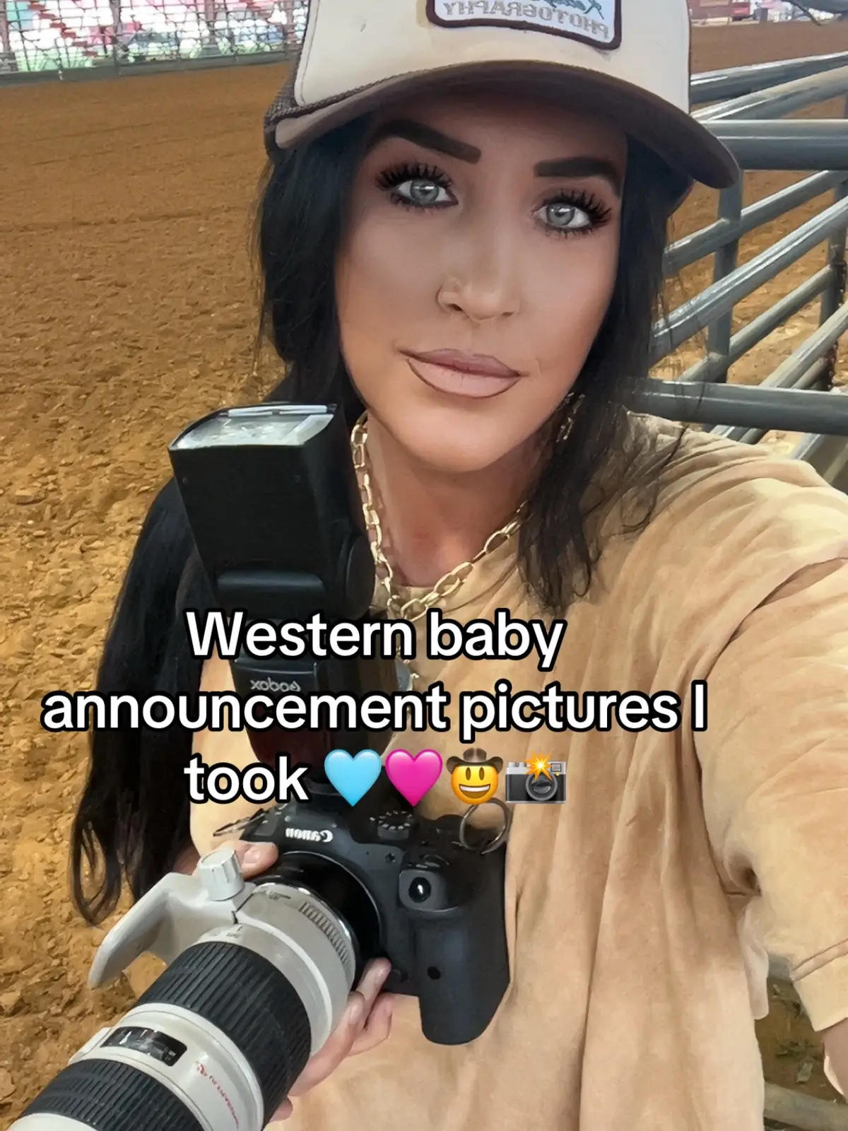 Lake’s going to be a big sister…. Team #Cowboy🩵 or #Cowgirl 🩷  #alltheprettyhorses #kelleymaephotography #ranchphotography #westernbabyannouncement #babyannouncement #fyp #horseranch #foryoupage #fypシ゚viral #babynumber2 #westernlifestylephotographer 