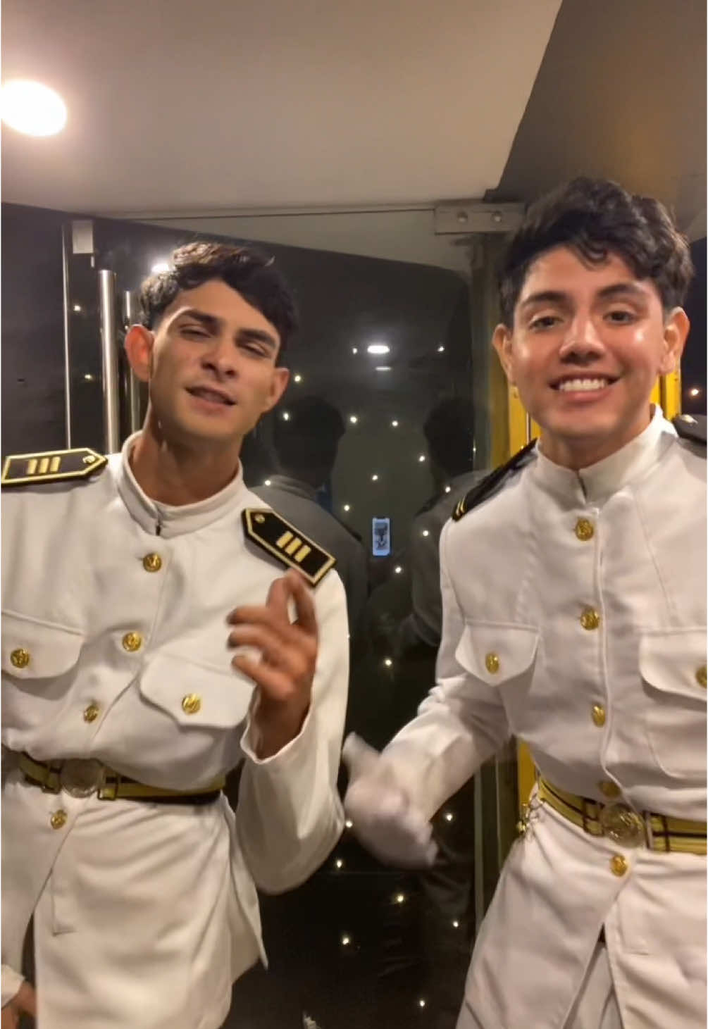 Te necesito 🔥  @Anthony 🦂 #chambelanes #quinceañeras #quinceañera #chambelan 