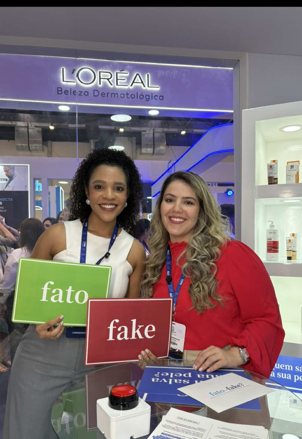 Fomos convidadas pela L'Oréal Beleza Dermatológica para participar da campanha “Fato ou Fake” e levar informação de qualidade sobre cuidados com a pele. Descolorir é pior pro cabelo do que alisar??! E aí, você sabia dessa curiosidade? #FatoOuFakeDaPele #Anúncio #Vichy #LaRochePosay #CeraVe @Vichy Brasil @La Roche-Posay @Cerave Brasil 