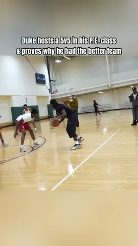 Nah duke really hosted a whole game in his class 😭 #dukedennis #streameruniversity #fyp 