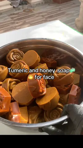 Turmeric & honey face bar helps Brightens the face ✅ Fades darks spot✅ Even out complexion ✅ Disclaimer: soap alone can't get the job done.It's advisable to get a face moisturizer and serum that also tackle the issue, and always use sunscreen. Price:4500 for 110g and 3000 for70g.