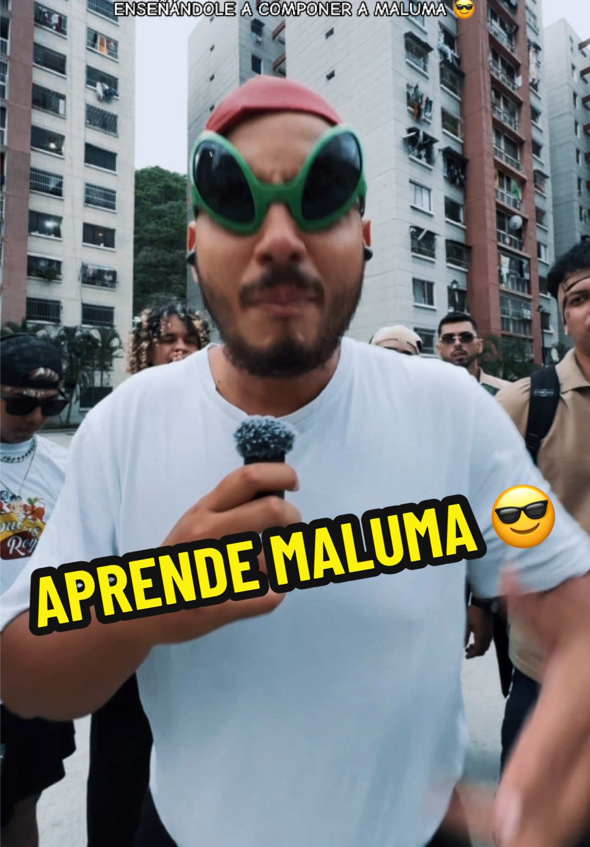Enseñándole a componer a Maluma 😎 @Juan Luis @Andrewss_12 @El churquito @Andaniel 