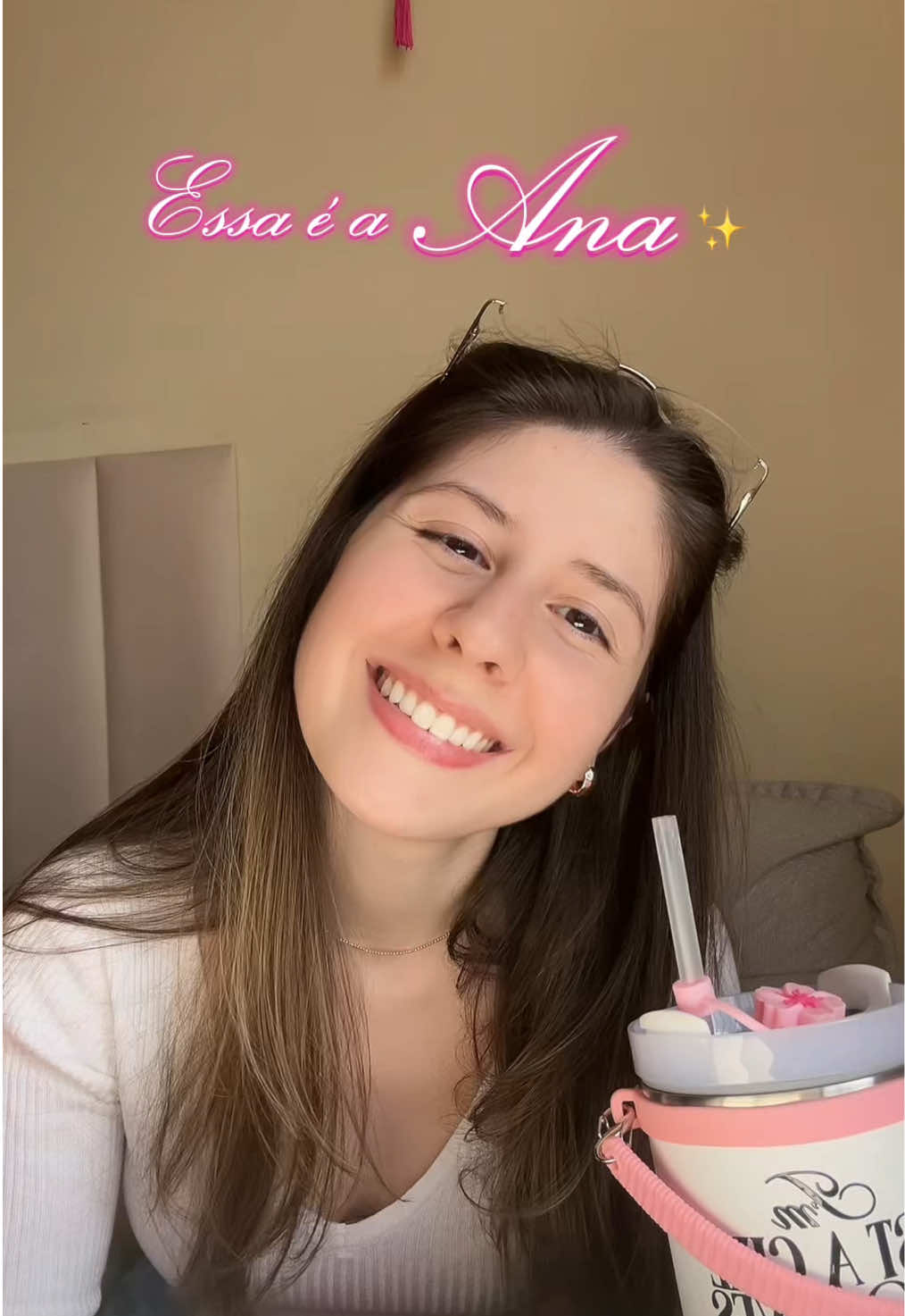 A Ana amou fazer parte dessa trend hahaha ✨💗 Inspirado no vídeo da diva @Luana Quadros  #creatorsearchinsights #trendnarrador #narrator #narratorsvoice #leitoras #romantasia #cacadorsemcoracao #booktokbrasil #BookTok 