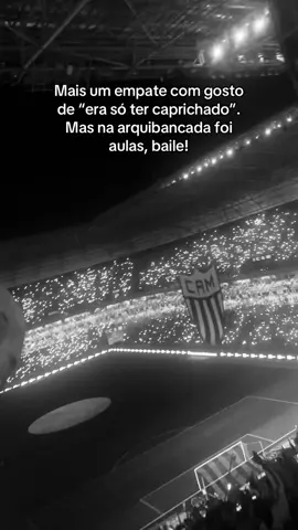 a torcida continua dando aulas na arquibancada, fazendo sua parte sempre! 🐔🏟️ #atleticomineiro #galoucura #brasileirao #tiktokesportes #futebolbrasileiro #galo #torcida #futebol 