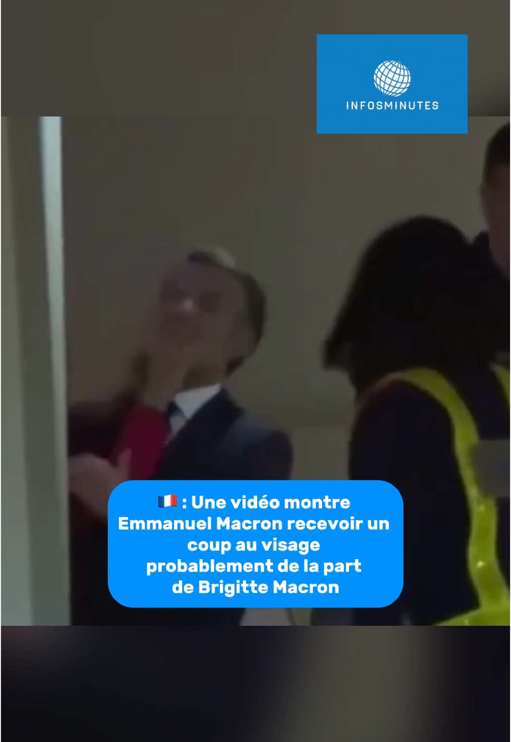 🇫🇷 : Une vidéo montre Macron recevoir un coup à la bouche de la part d’une personne qui pourrait être Brigitte Macron. La scène s’est déroulée lors de l’arrivée du président français au Vietnam. La vidéo fait un buzz cette nuit les réseaux sociaux. #france #infosminutes 