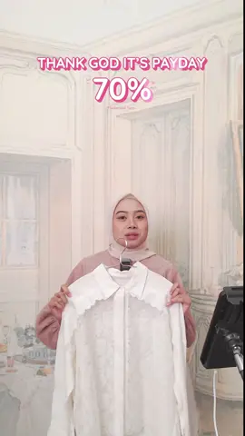 Outfit manis buat hari yang manis 🍓✨ #carinatop #24 #blousewanita #HijabChic #260525HijabChic #FB260525 #Fashionbrand #ootdfashion #paydaysale #fyp