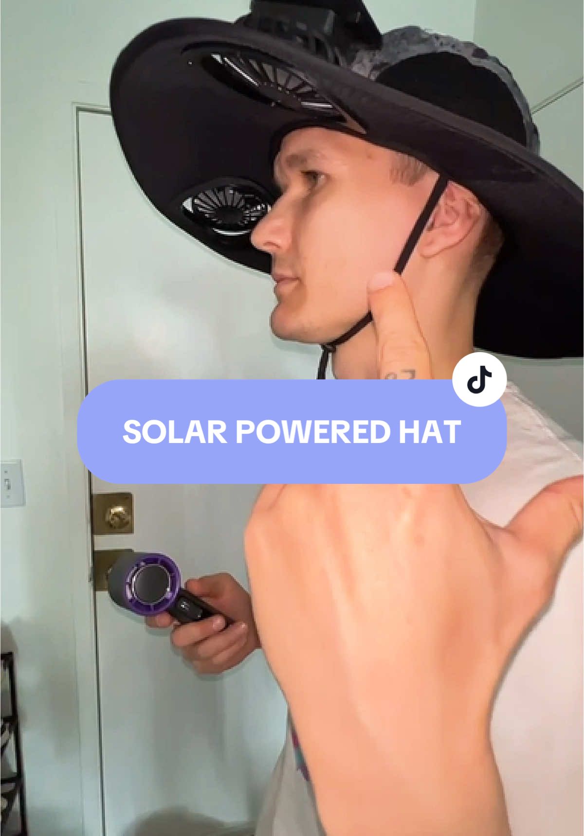 Solar powered sun hat to stay cool☀️ #MaineBesties✨#SunHat#SolarPowered#HatWithFan#ElectricFan#HandsfreeFan#SummerHeat#HeatHacks#SummerMustHaves#BeatTheHeat 