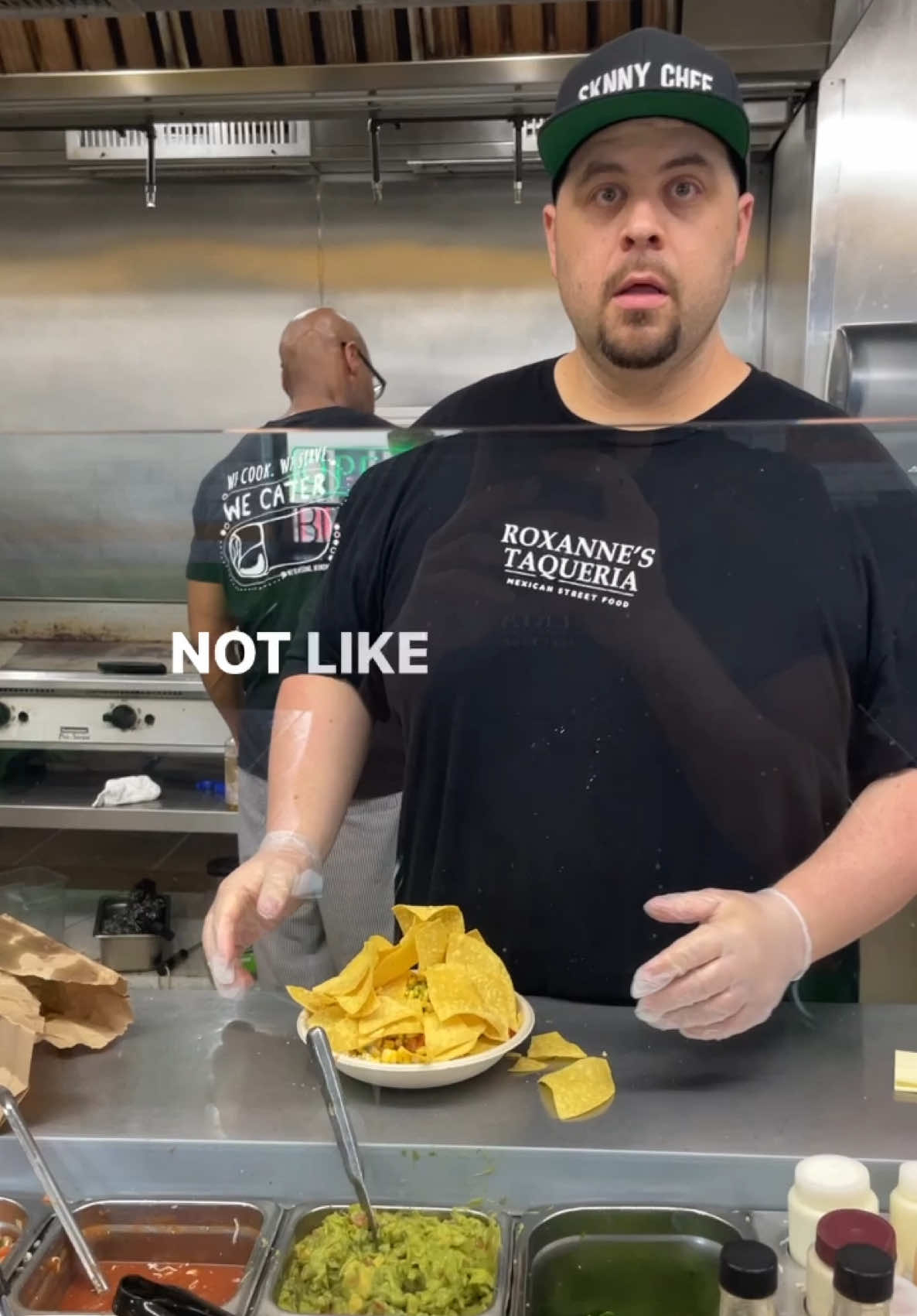 CAN I GET SOME CHIPS ON MY BOWL⁉️🤣⛽️😳 #fyp #Food #comedy #funny #crashout #SknnyChef #boston 
