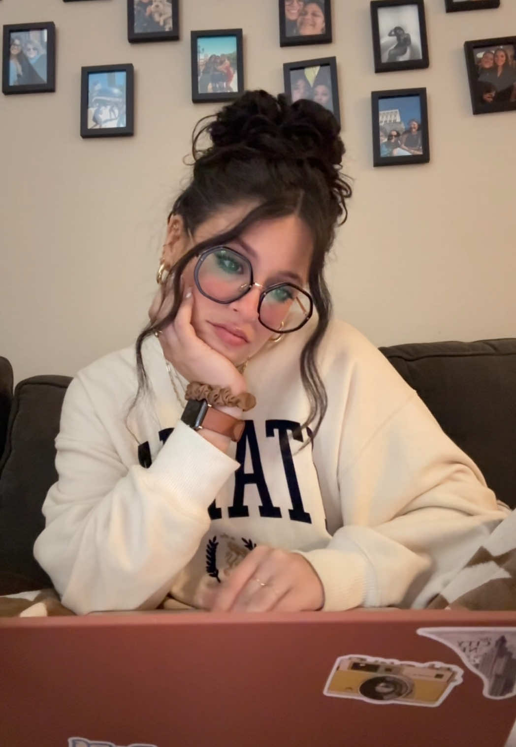 Nights in and reading on my laptop for a bit #kindle #kindlegirlie #BookTok #cozyathome #cozynightin #wavyhair #messybun #fyp #girlythings #boricua #sweaterstyle 